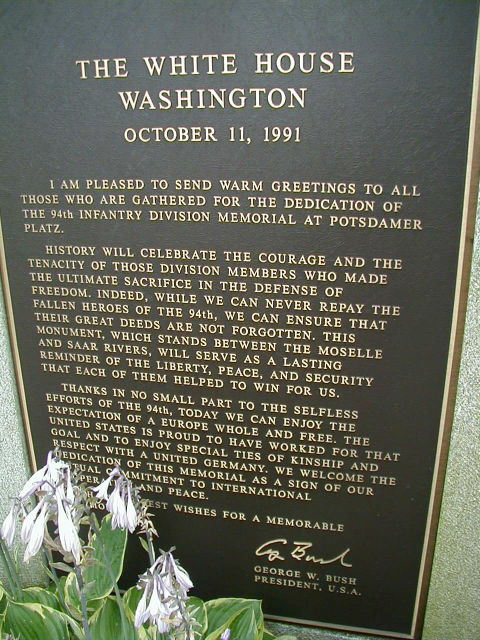 Friedensdenkmal  Wei�e Haus / Peace Monument White House